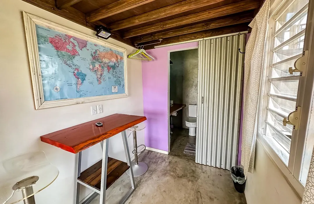Crash Pad Adventure Hostel-1