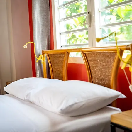 Crash Pad Adventure Hostel-2